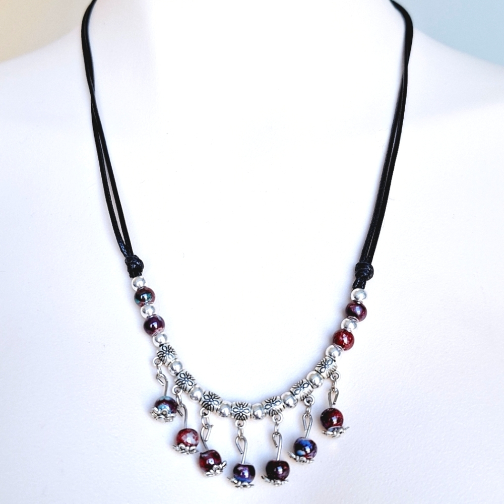 💎 3/$25 Elegant Silver and Purple Red Ceramic Beaded Necklace